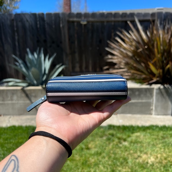 🐳🛥️ NWOT KATE SPADE STRIPED WALLET🐳🛥️ - Picture 6 of 9